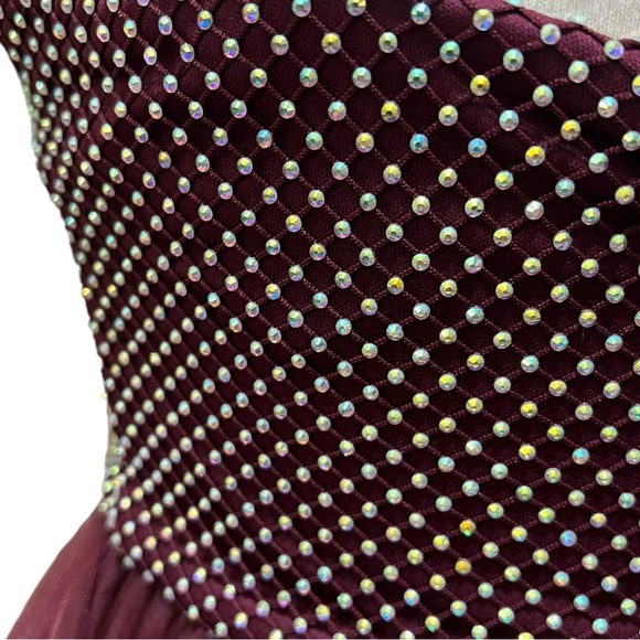 B. Darlin
Sleeveless Mini Dot Printed Bra Bodice Full Tulle Skirt Ball Gown 3/4 - Picture 6 of 13